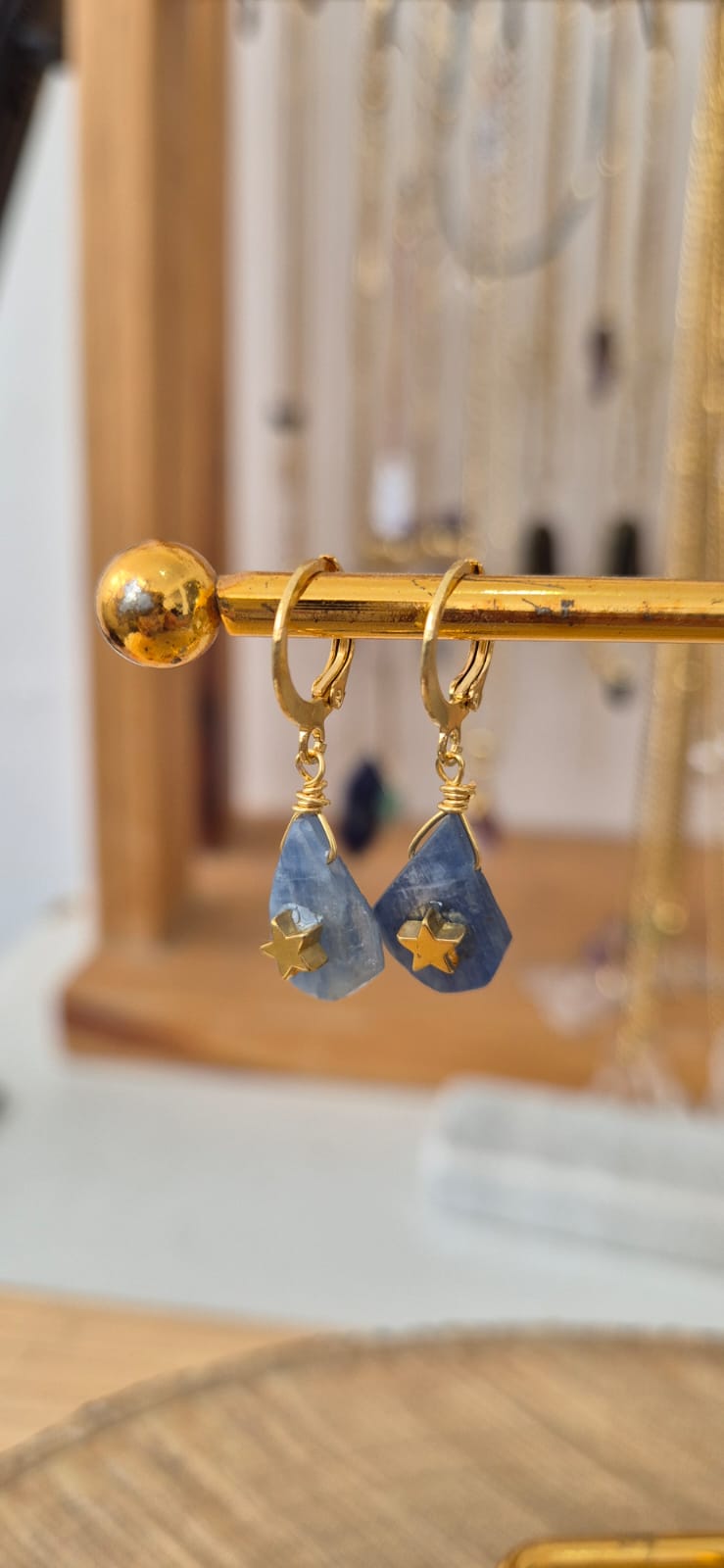 Aretes gota cianita azul
