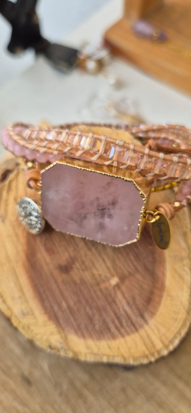 Maxi brazalete piel cuarzo rosa