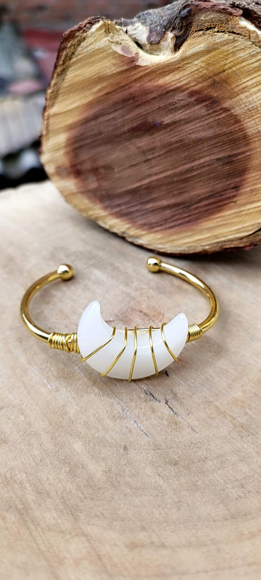 Brazalete luna de cuarzo blanco