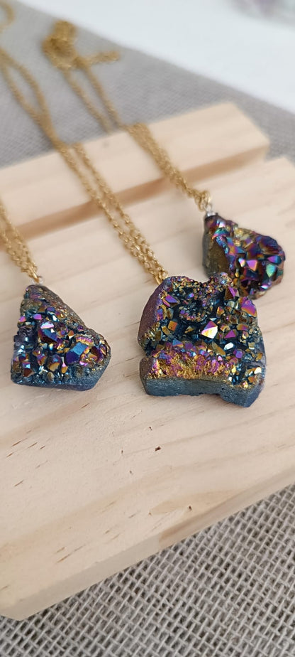 Collar druzy titanio