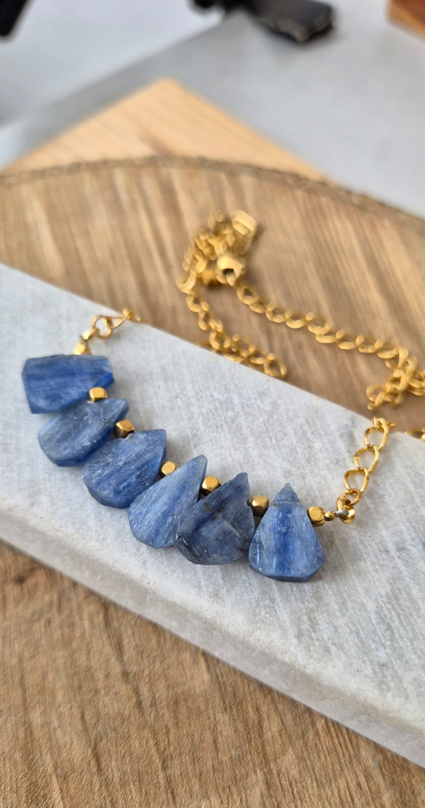 Collar cianita azul gota