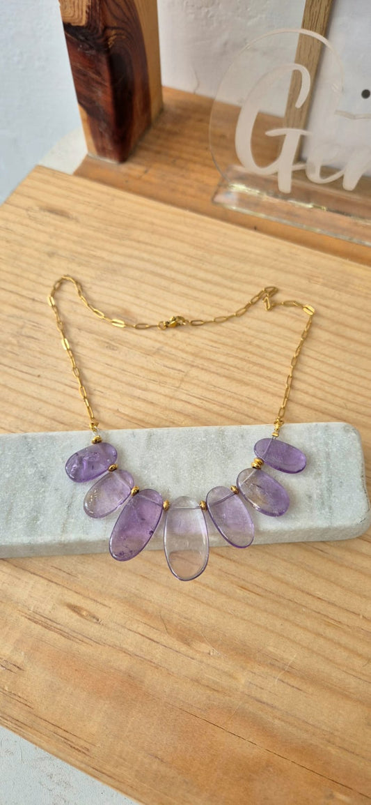Collar ametrino
