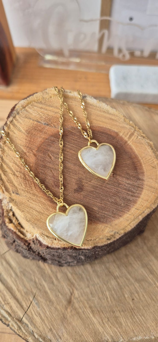 Collar corazón piedra luna