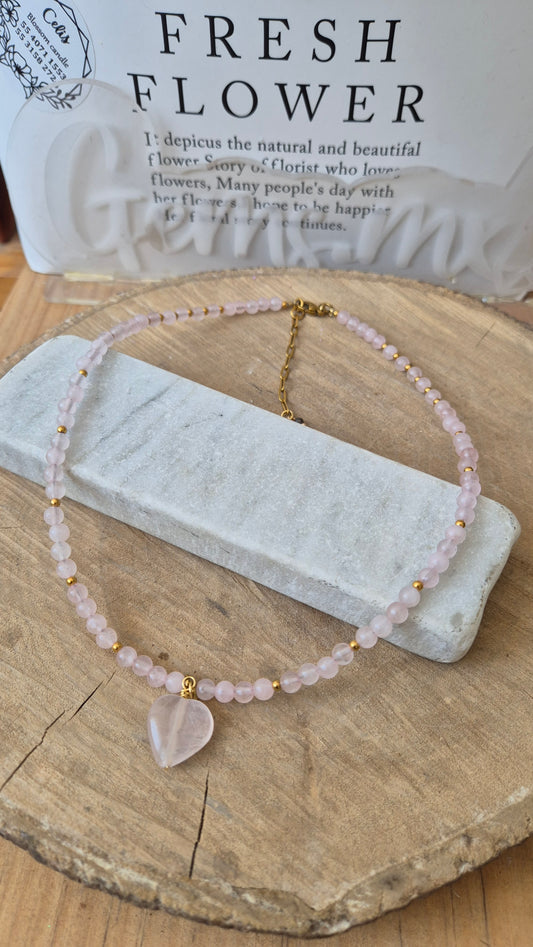 Choker corazón cuarzo rosa