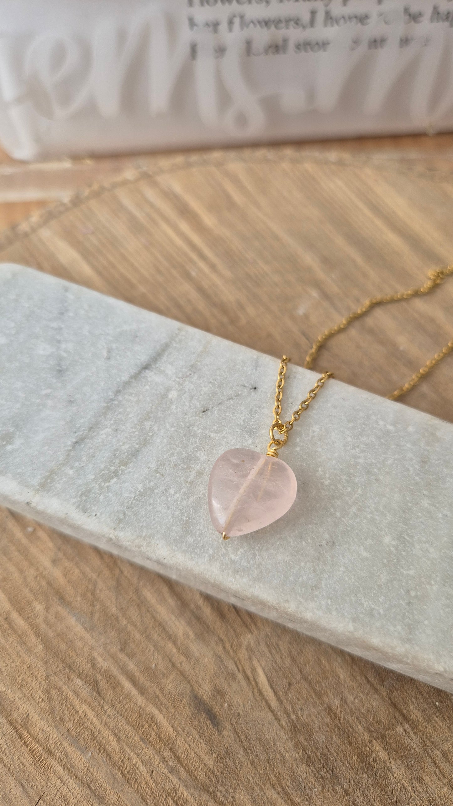Collar corazón cuarzo rosa