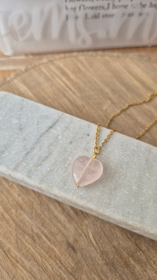 Collar corazón cuarzo rosa