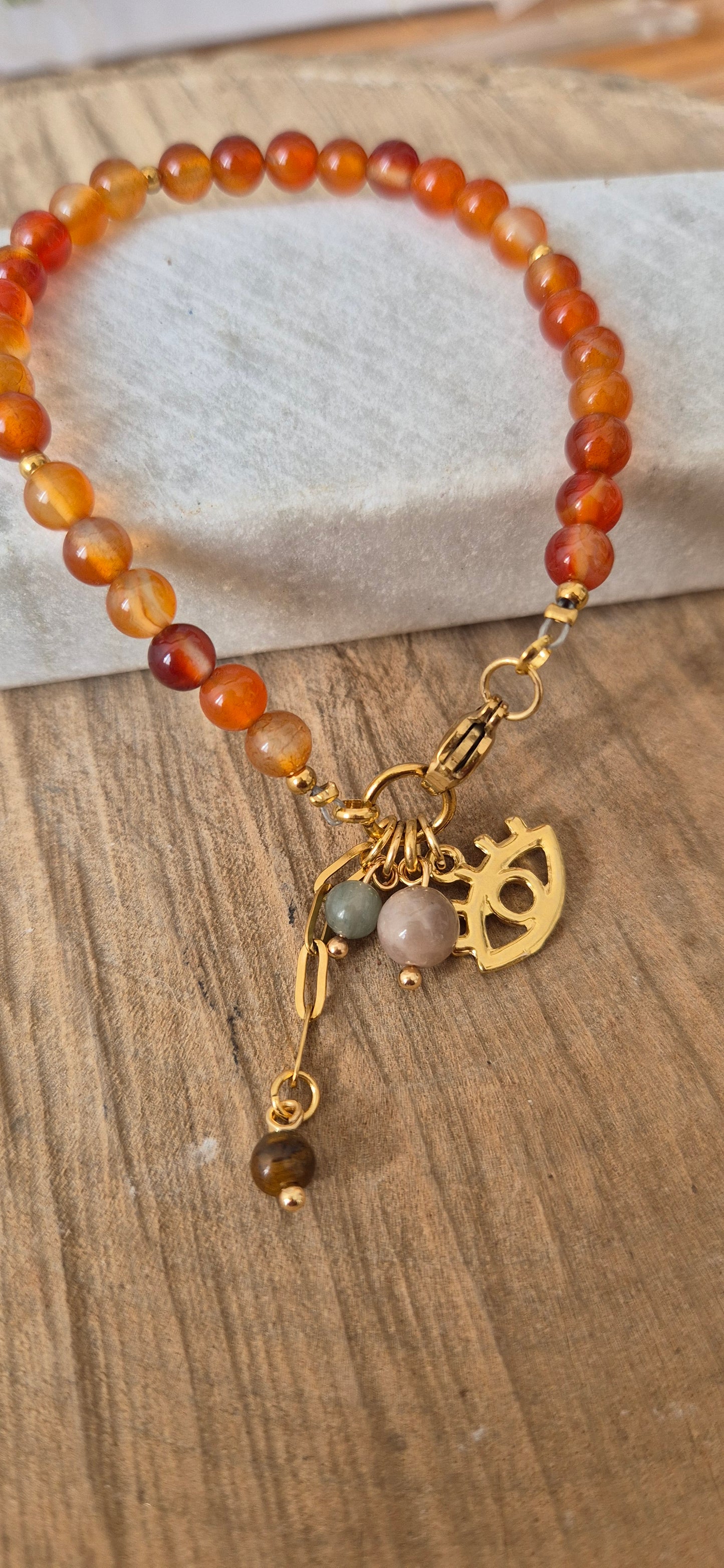 Pulsera cornalina esfera