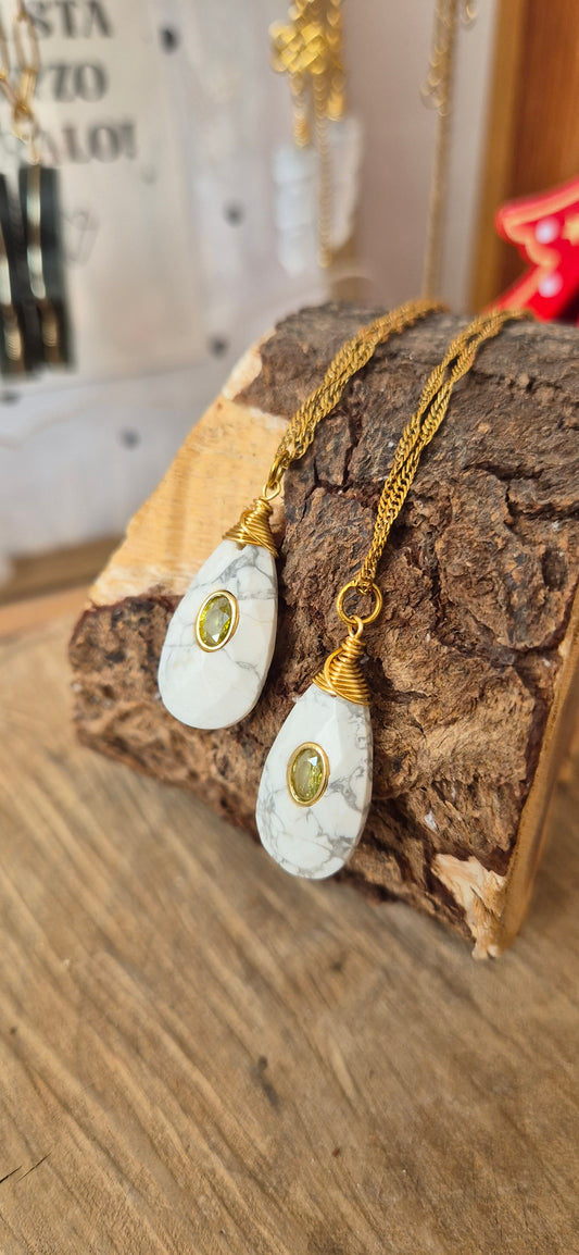 Collar howlita con peridoto