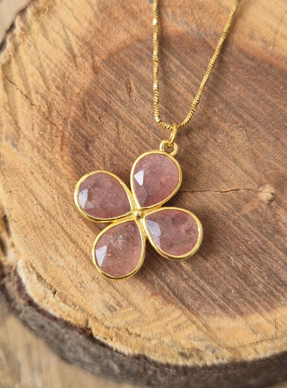 Collar flor cuarzo cherry